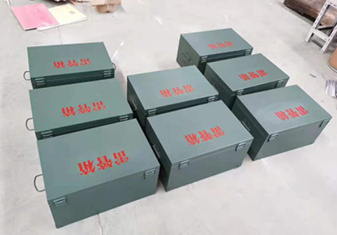 昌吉炸药箱和雷管箱一般是怎么存放的？